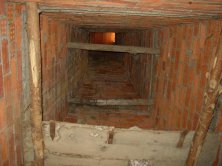 El zarcero delantero slo sirve para asegurar la ventilacin en la bodega.